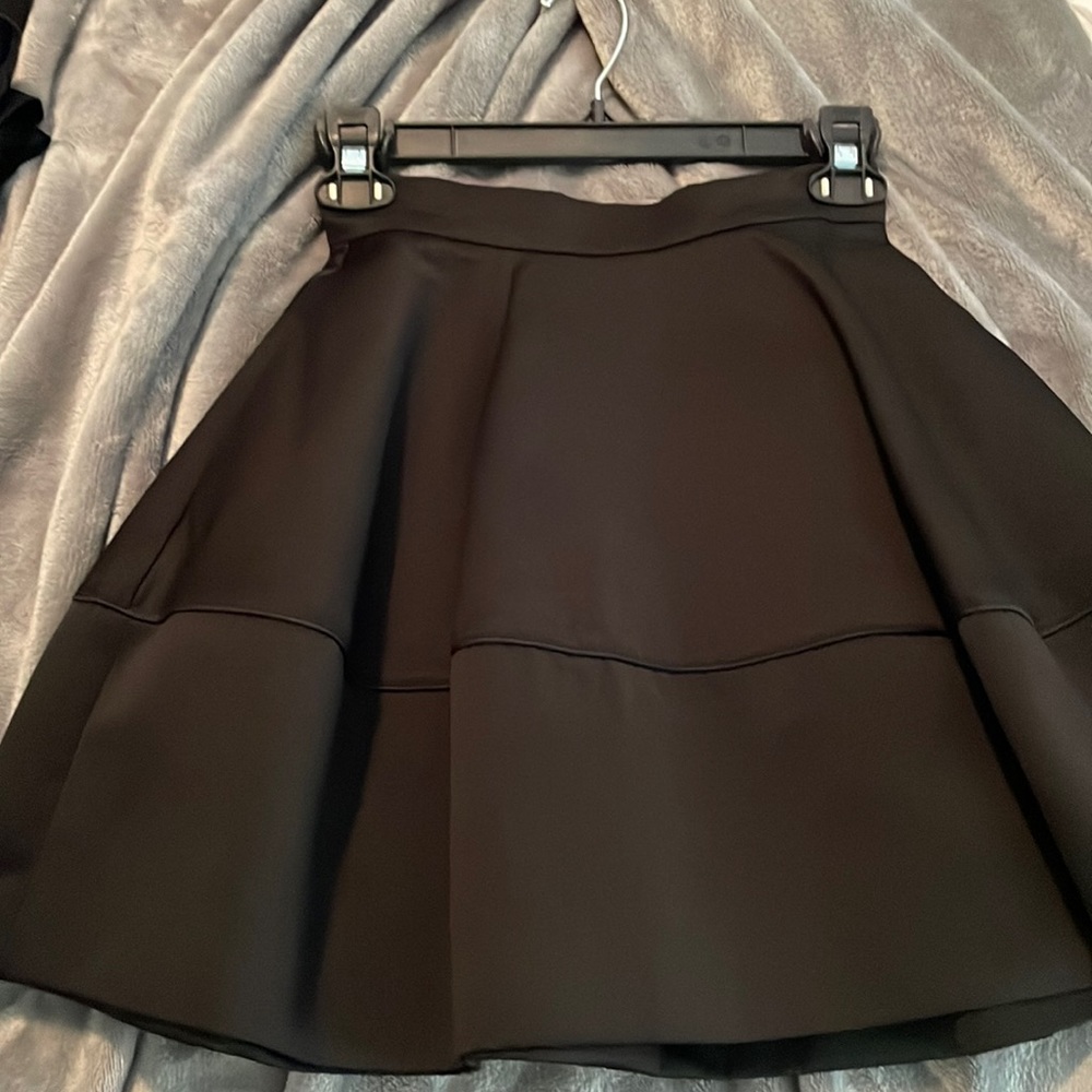 Silky Black skirt with pockets- H&M - size 4
